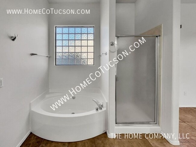 Building Photo - 1061 S Seldon Pl