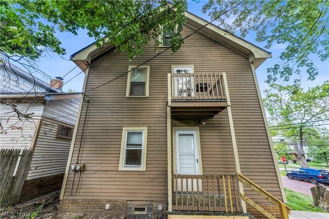 Building Photo - 3219 W 116th St