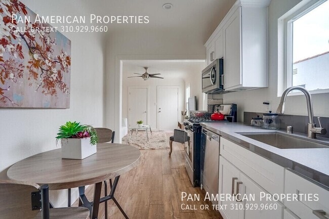 Building Photo - 6621 1/4 Crenshaw Blvd.-