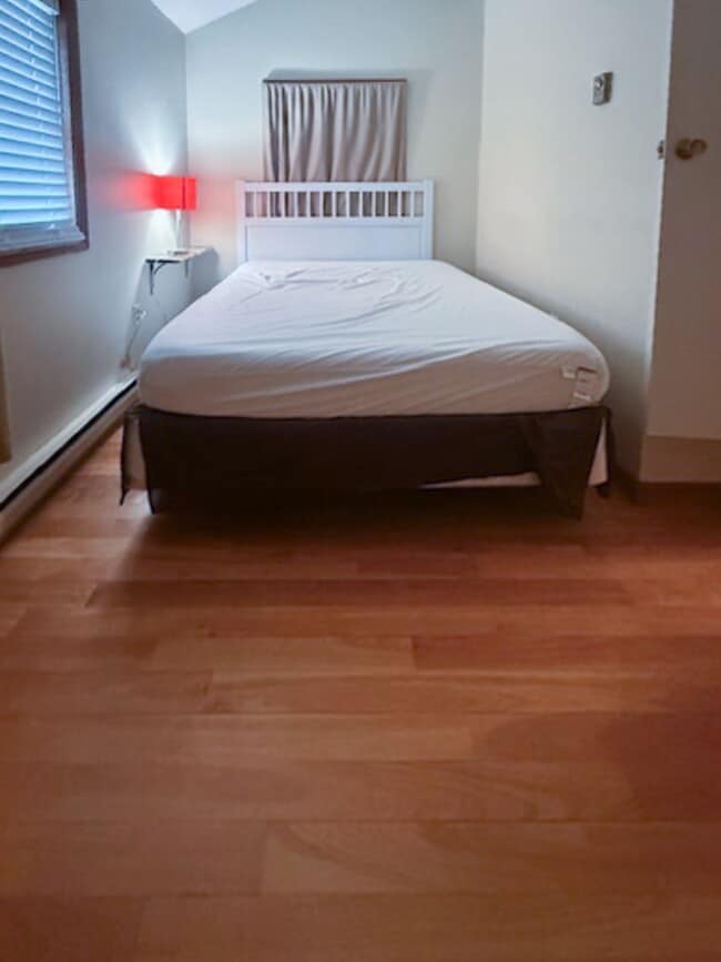 Building Photo - 30-32 Sherman St - Lakefront Living, Right in the Heart of Burlington