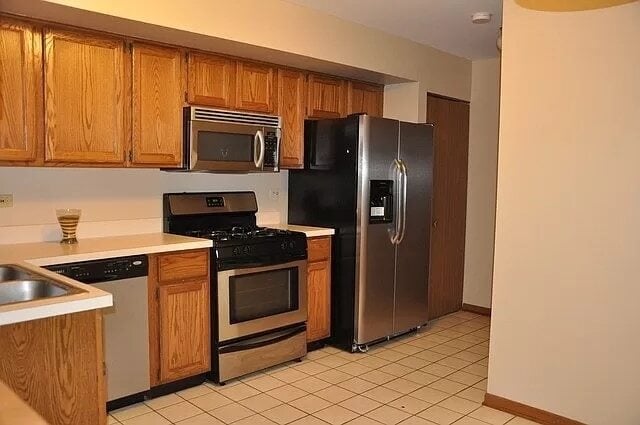Building Photo - 101 S Oakhurst Dr