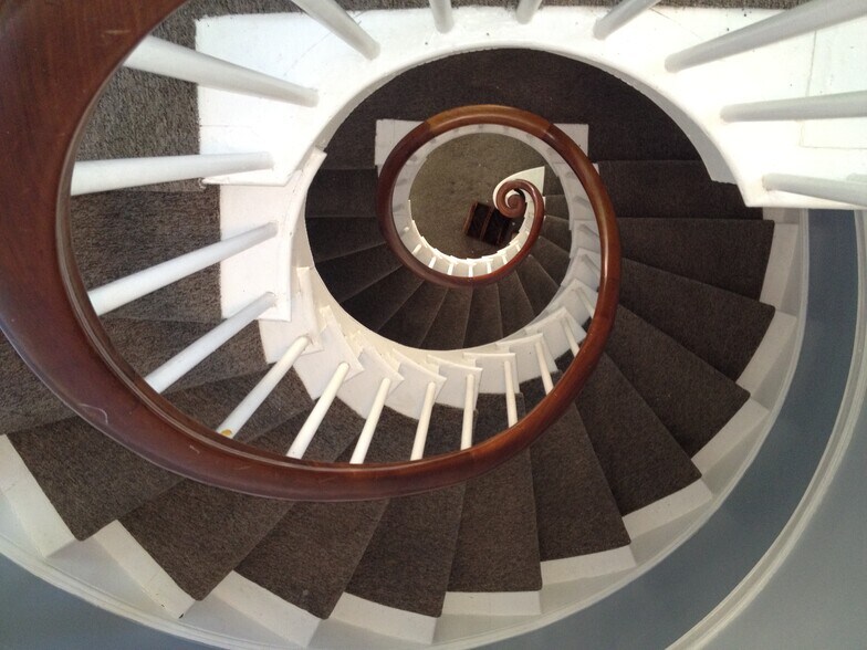 Building Photo - 10 Mall St