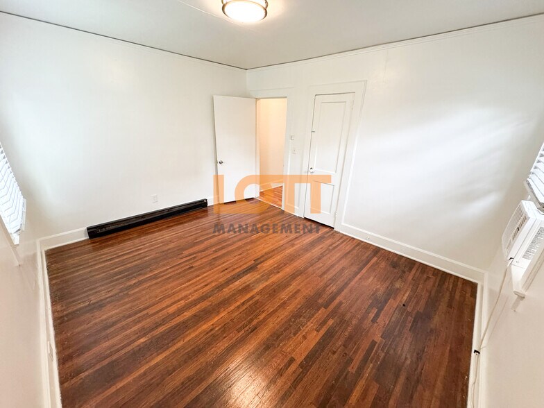 Building Photo - 10 Gridley St