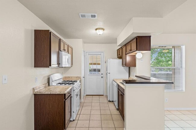 Building Photo - 16031 Fitchburg Cir