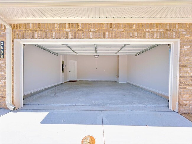 Building Photo - 2580 Mls Cmn Dr