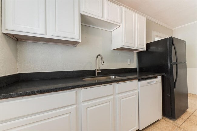 Building Photo - 2833 NW 22nd St