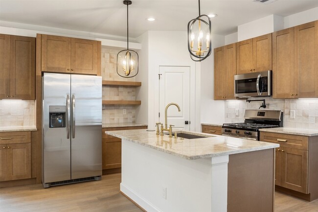 Building Photo - 882 Prosper St