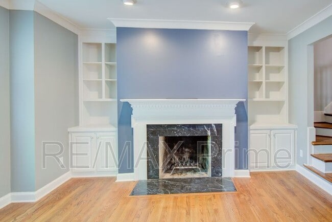 Building Photo - 1229 Llewellyn Ave