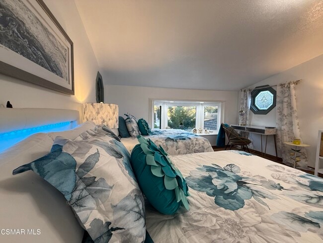 Building Photo - 379 S Greenway Ave