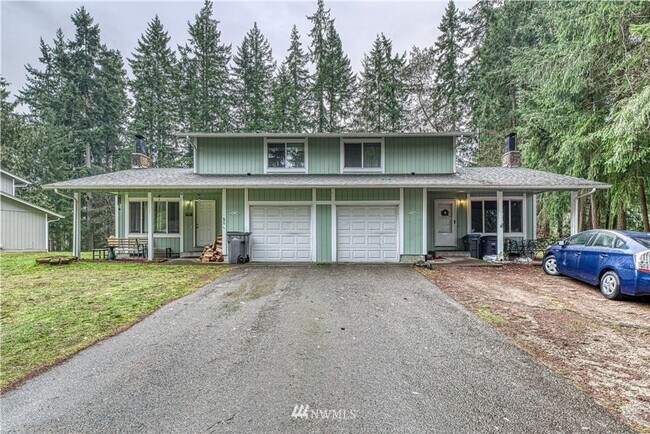 Primary Photo - Port Orchard townhouse close to everything