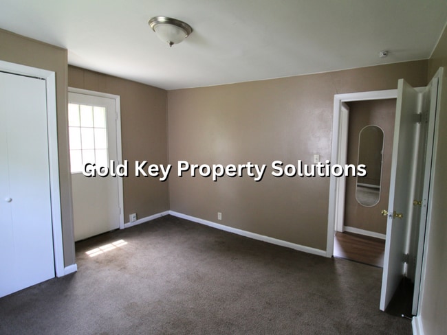 Building Photo - !!COMING SOON!! 2 Bed and 1 Bath Home For ...