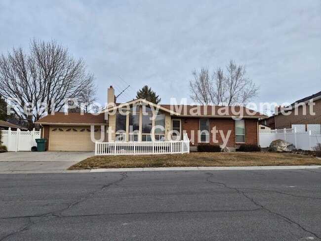 Building Photo - 75 E 1864 S St