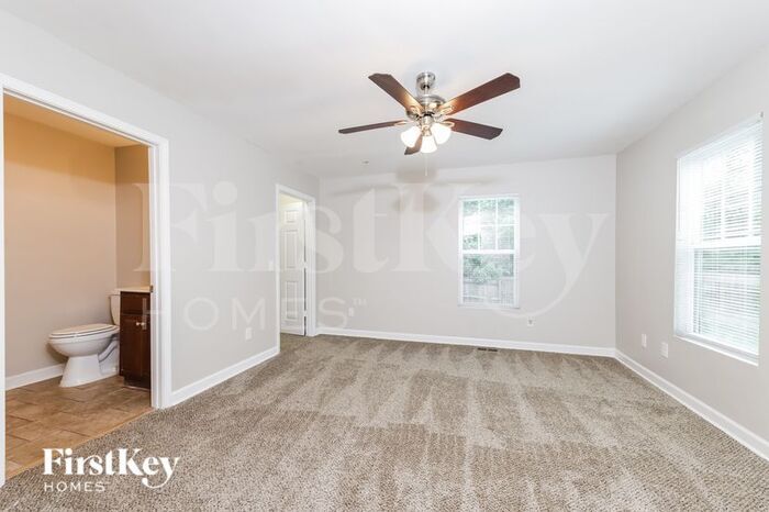 Building Photo - 4971 Trent Hill Dr
