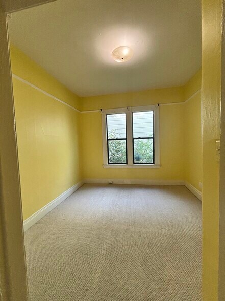 Building Photo - 129 Wetmore St