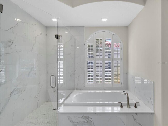 Building Photo - 8870 Huntington Pointe Dr