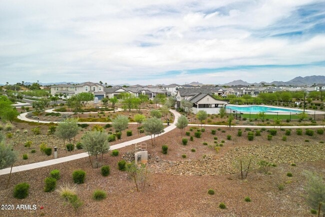 Building Photo - 4811 E Village Dr