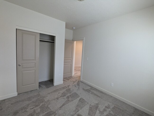 Building Photo - 3667 SW Pumice Stone Ave