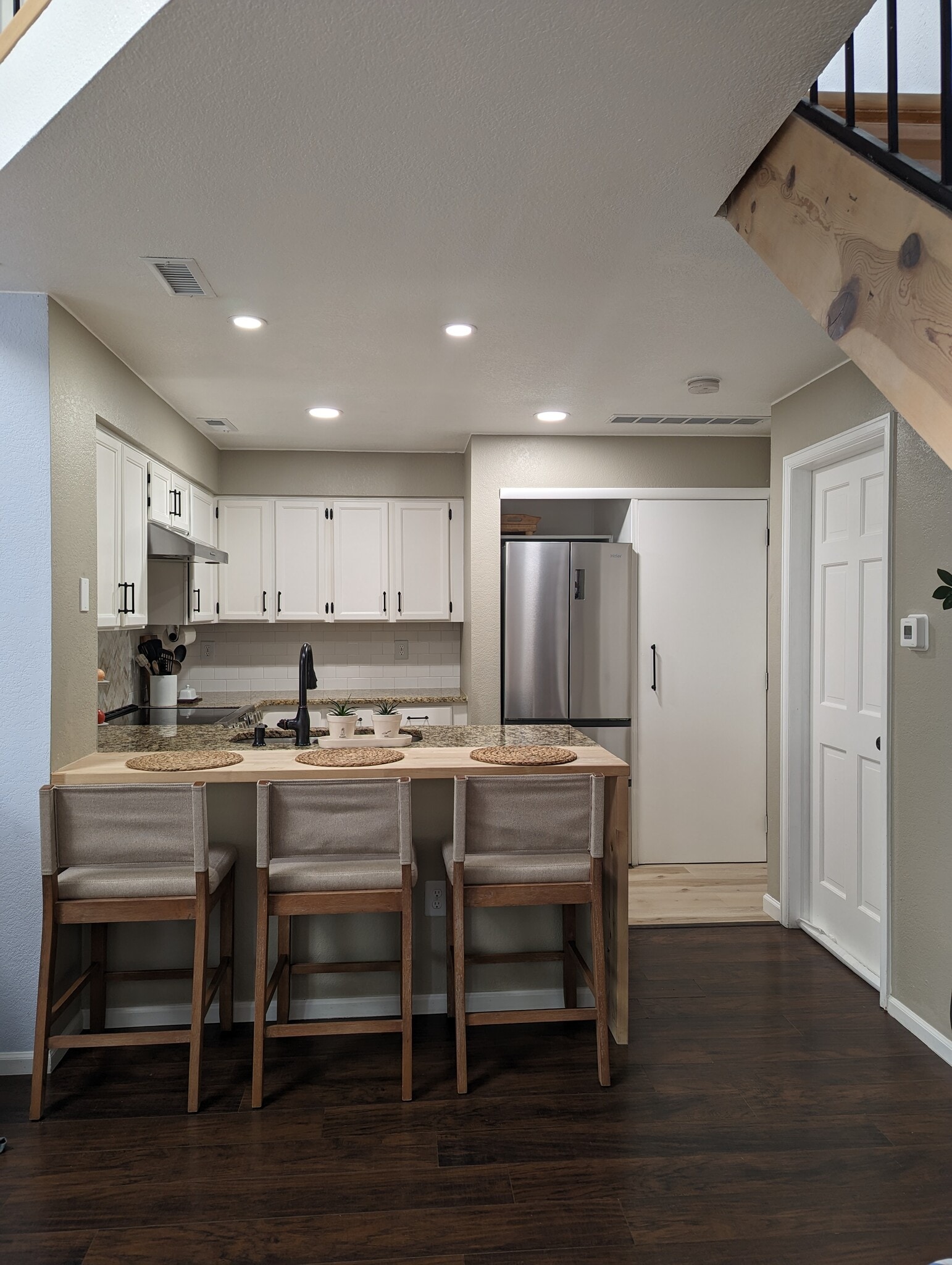 Built-in, modern dinning area. - 842 S Vance St