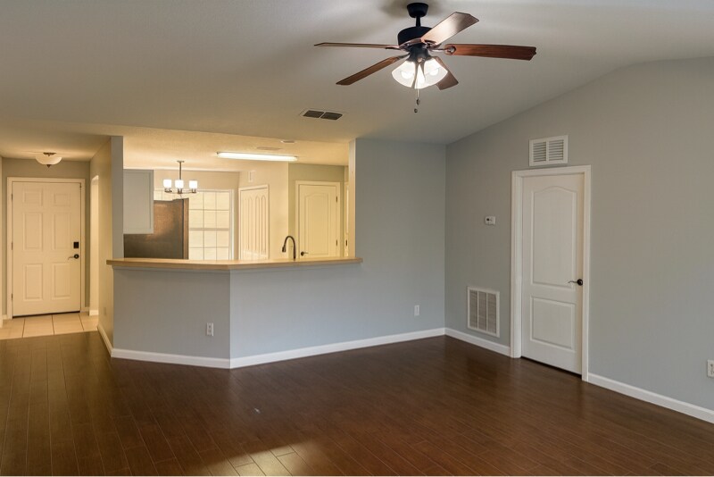 Building Photo - 45575 Ingleham Cir