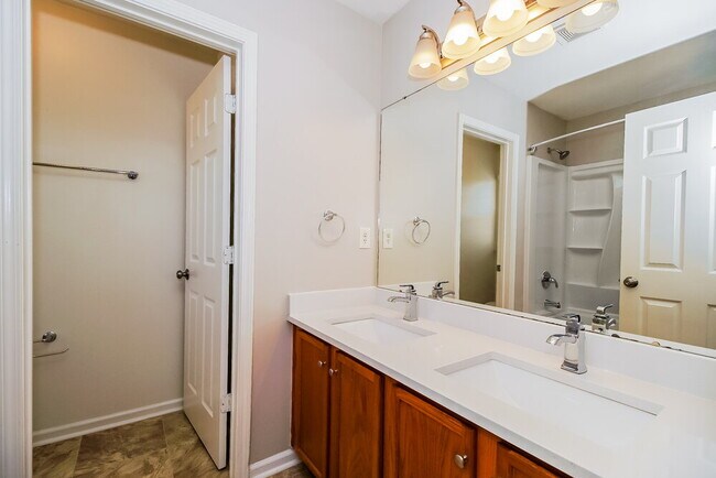 Building Photo - 8729 Rozumny Dr