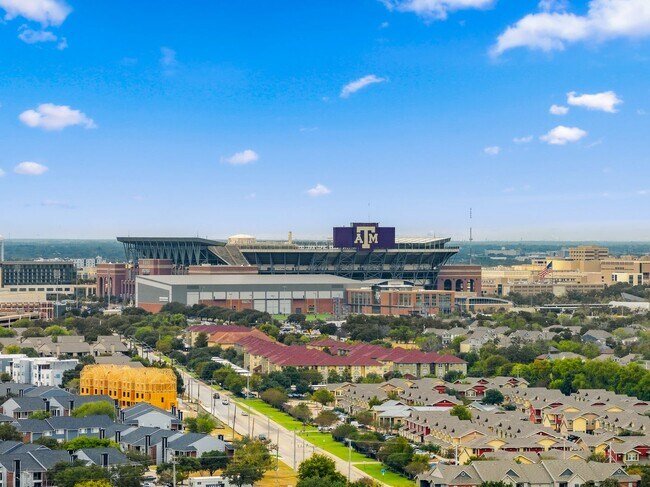 Building Photo - August 2026 Pre-Lease 4 bed Lakeridge - NO CARPET!