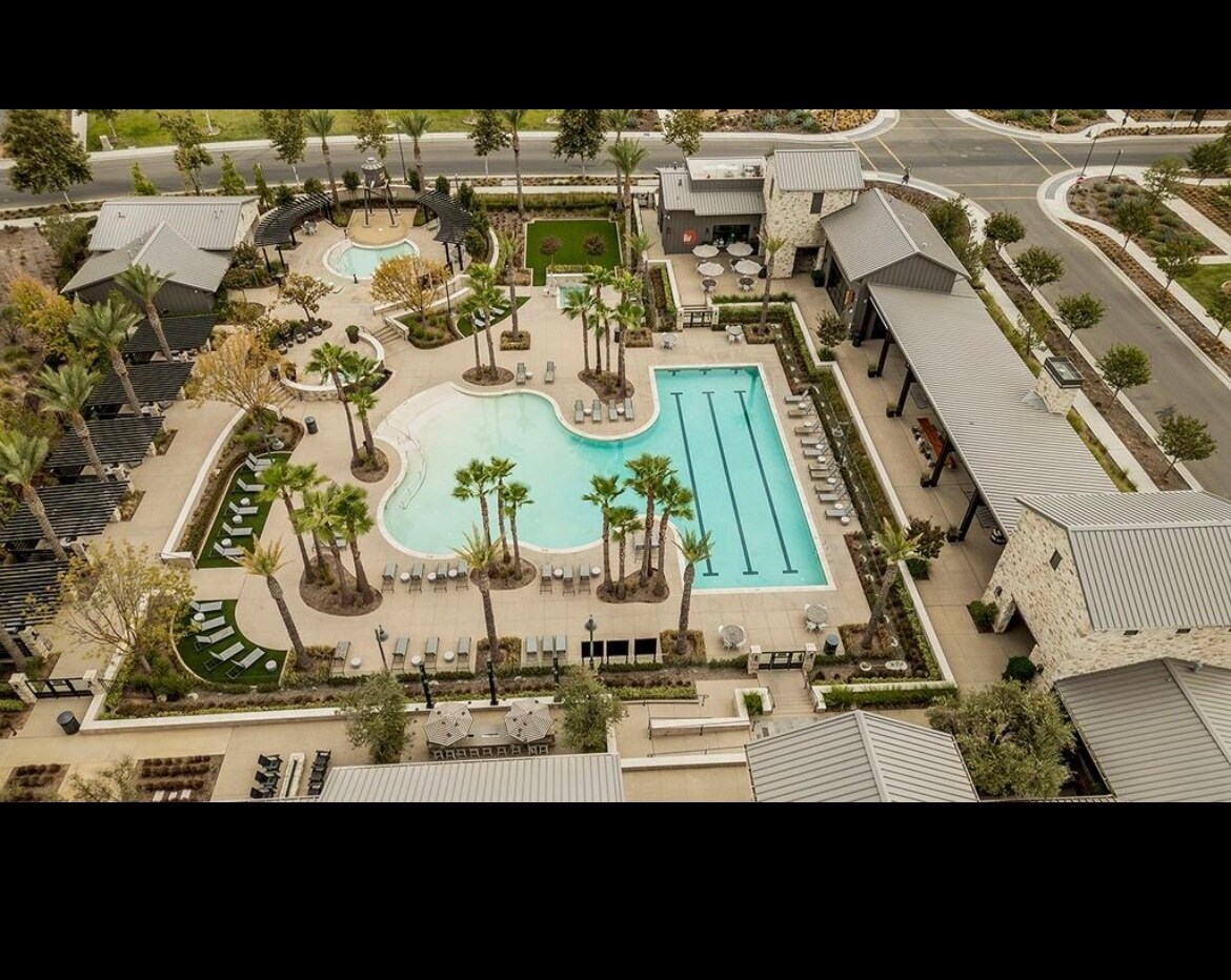 Building Photo - 4254 Oak Knoll Rd