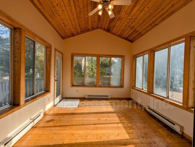 Building Photo - 12069 Wedgewood Dr NW