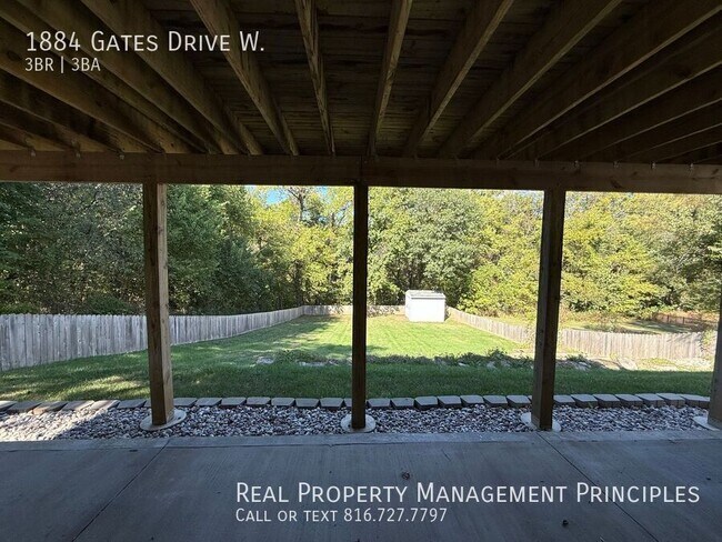 Building Photo - 1884 Gates Dr W