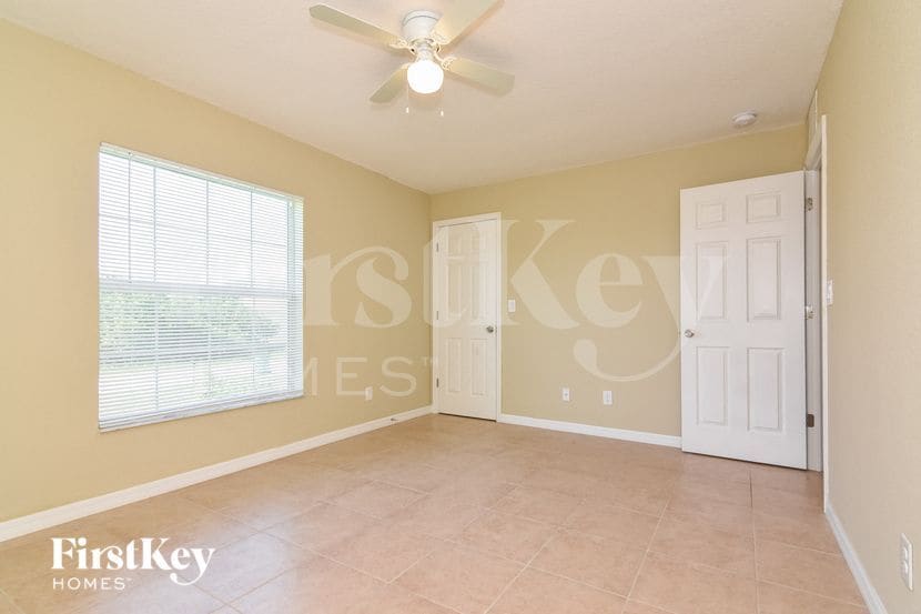 Building Photo - 10371 Grail Ave