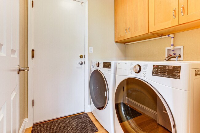 Building Photo - 1253 Hickerson Ct