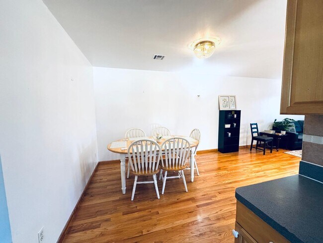 Building Photo - 162 W 53rd St