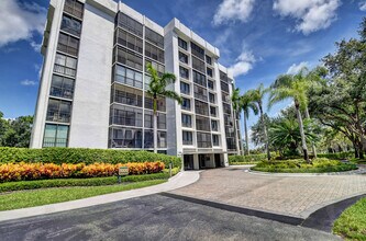 Building Photo - 7847 Lakeside Blvd