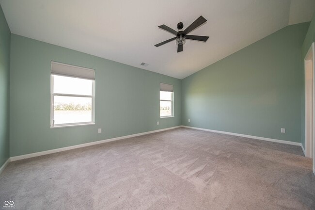 Building Photo - 7062 English Oak Dr