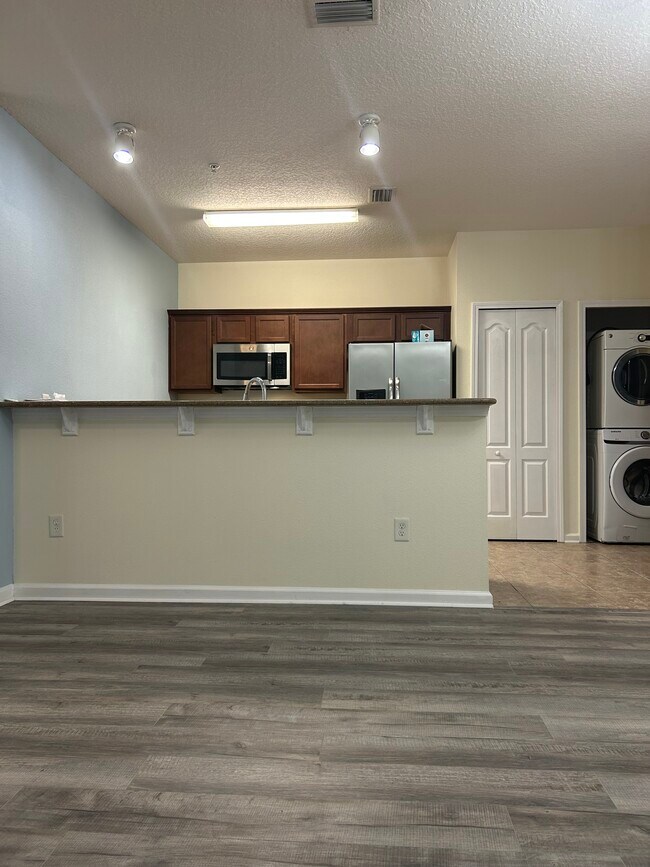 Building Photo - 4991 Key Lime Dr