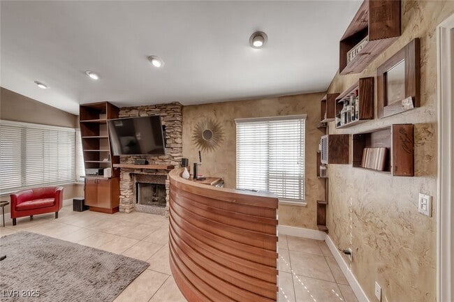Building Photo - 9832 Cactus View Ave