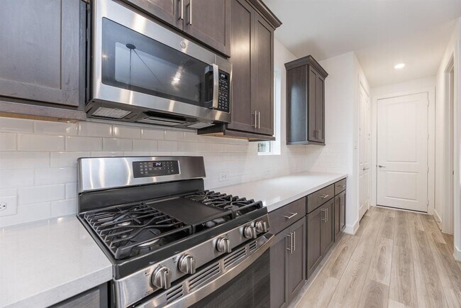 Building Photo - 21659 Lampeter River Ln