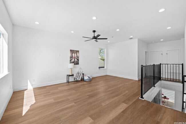 Building Photo - 117 Carle Ave