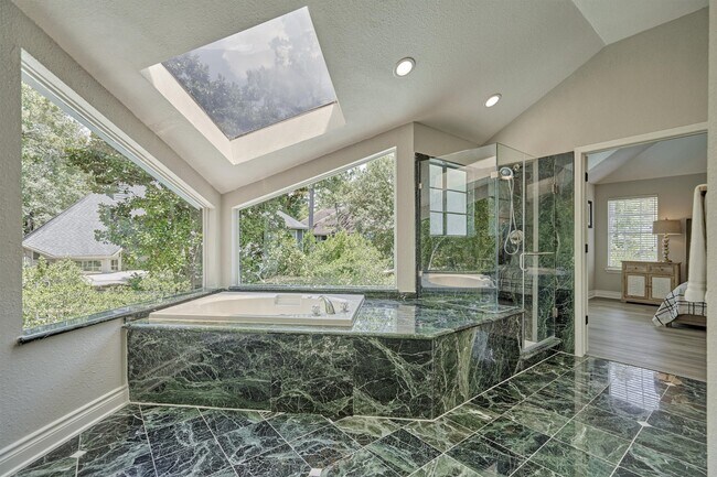 Building Photo - 38 Larks Aire Pl