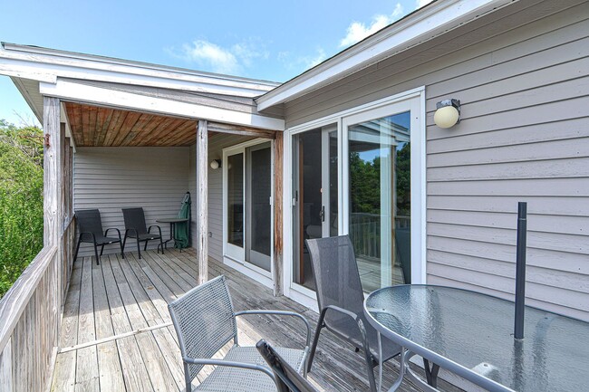 Building Photo - Winter Rental: Wingaerchic (Dog-friendly!)