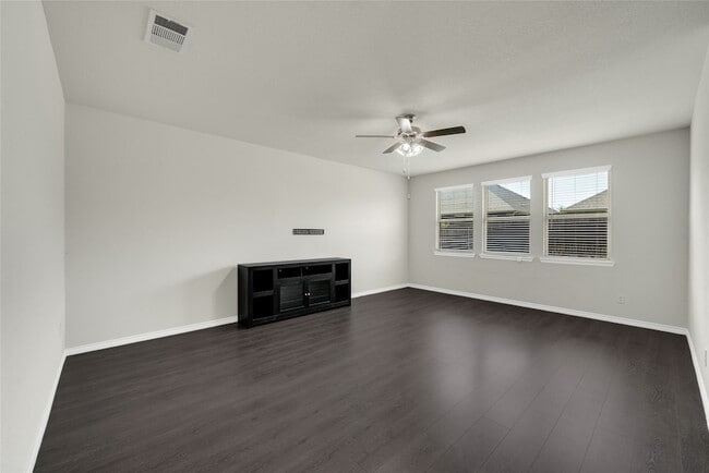 Building Photo - 1117 Goldfinch Dr