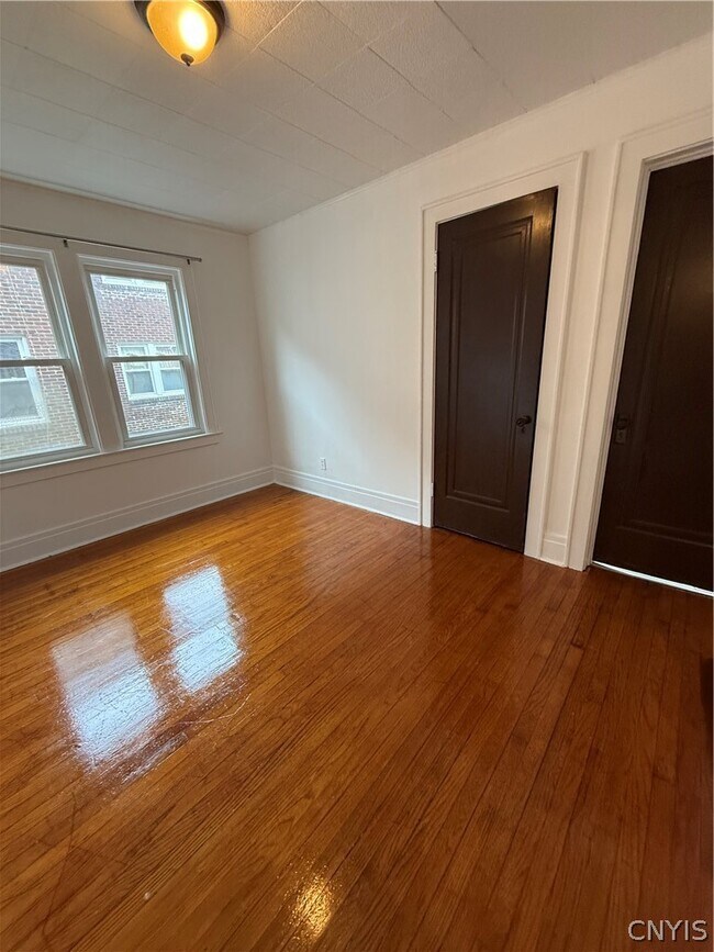 Building Photo - 205 Fellows Ave