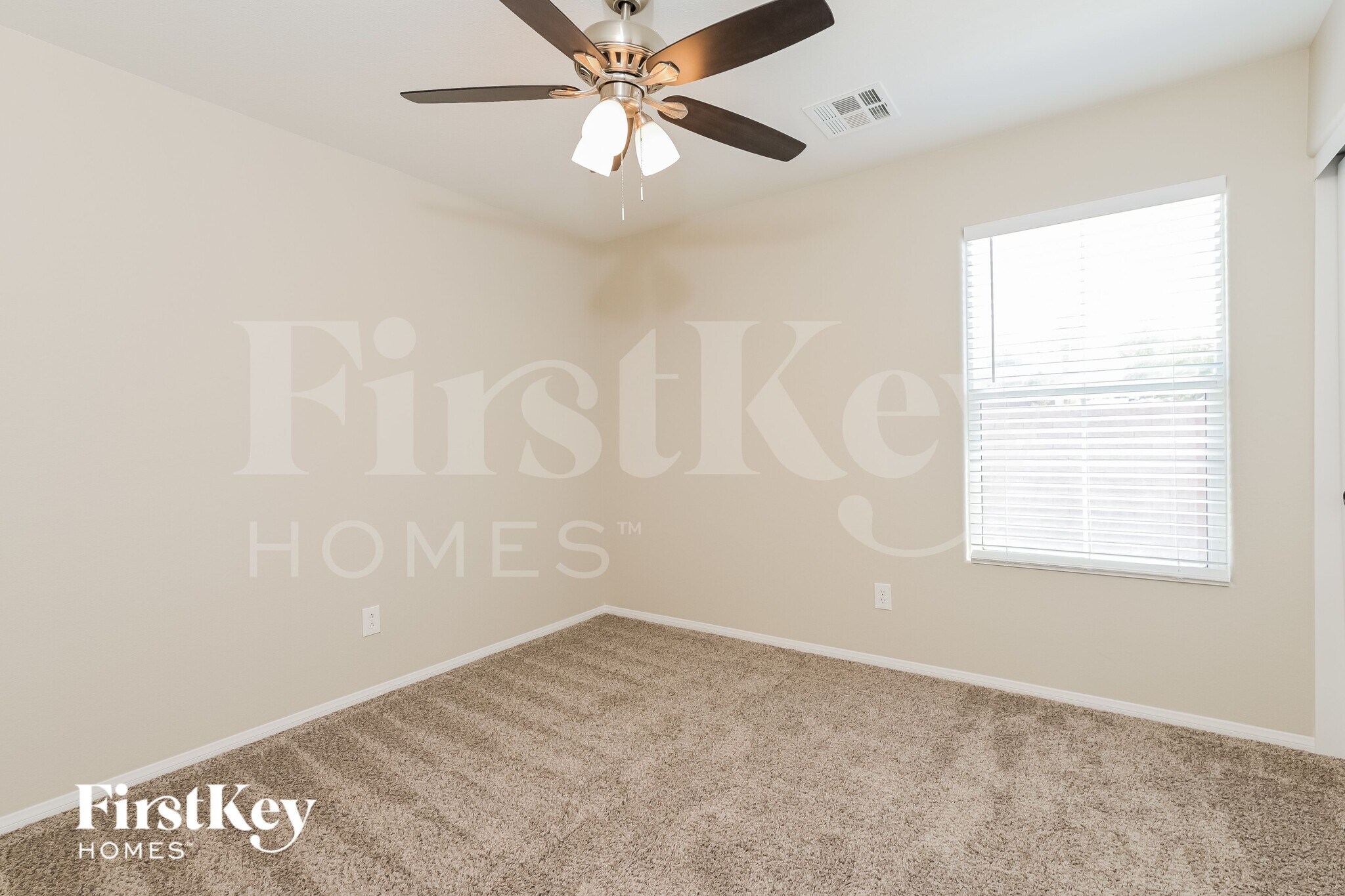 Building Photo - 987 Eureka Dunes Ave