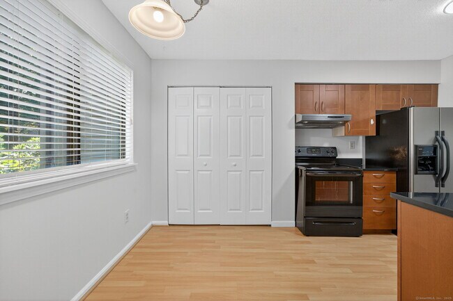 Building Photo - 128 Conestoga Way