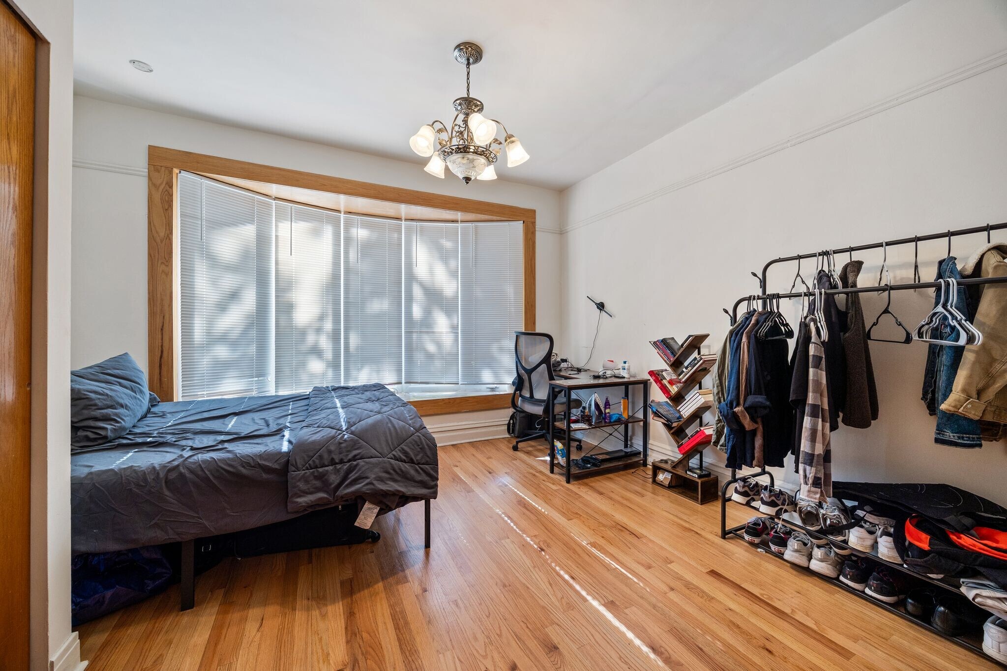 Building Photo - 1015 Garnett Pl