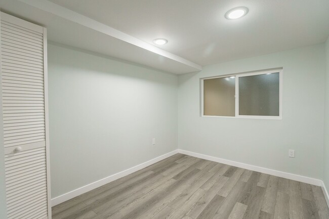 Interior Photo - 15286 Sutton Street