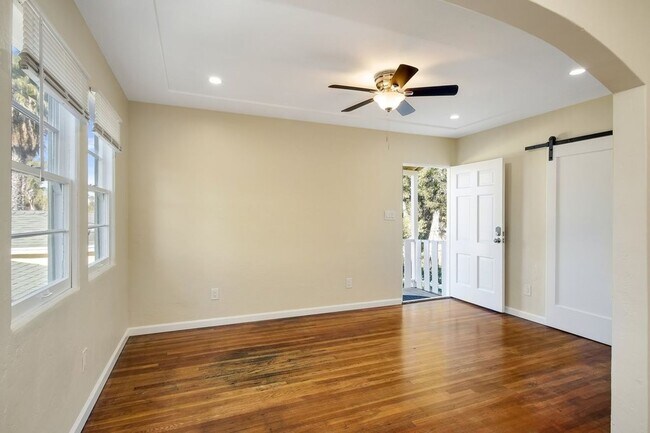 Building Photo - 4415-4419 VAN DYKE AVENUE %