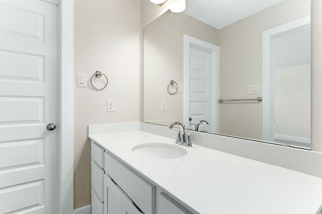 Building Photo - Easy Living in North Richland Hills