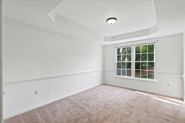 Building Photo - SHORT-TERM RENTAL