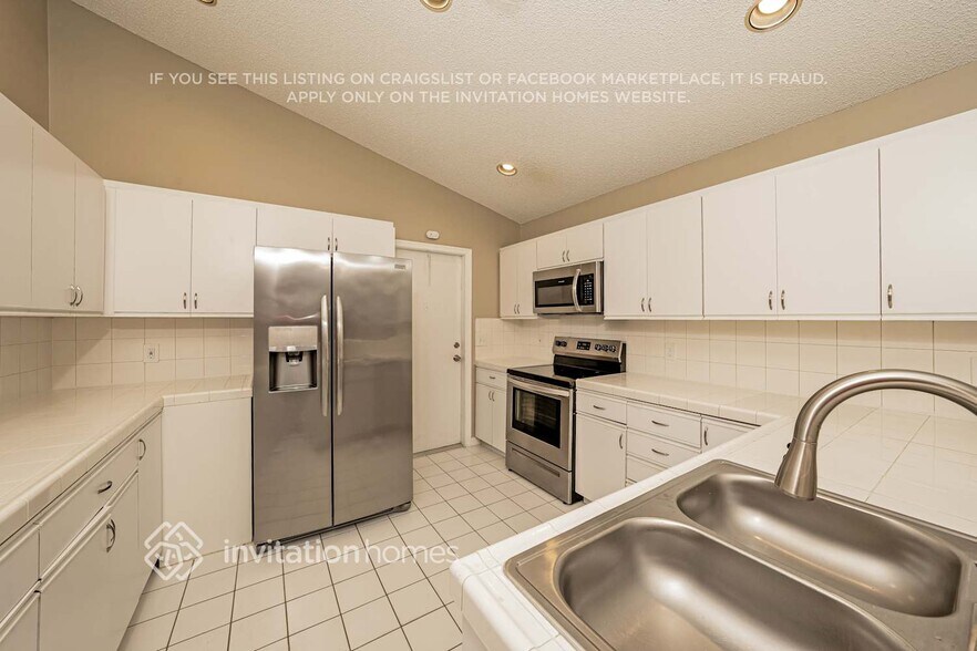 Building Photo - 1320 SW 18th St