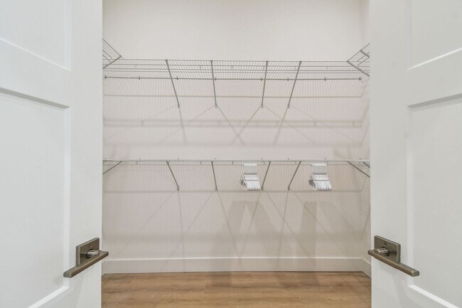 Building Photo - A charming coastal townhouse, just minutes from downtown St. Pete!